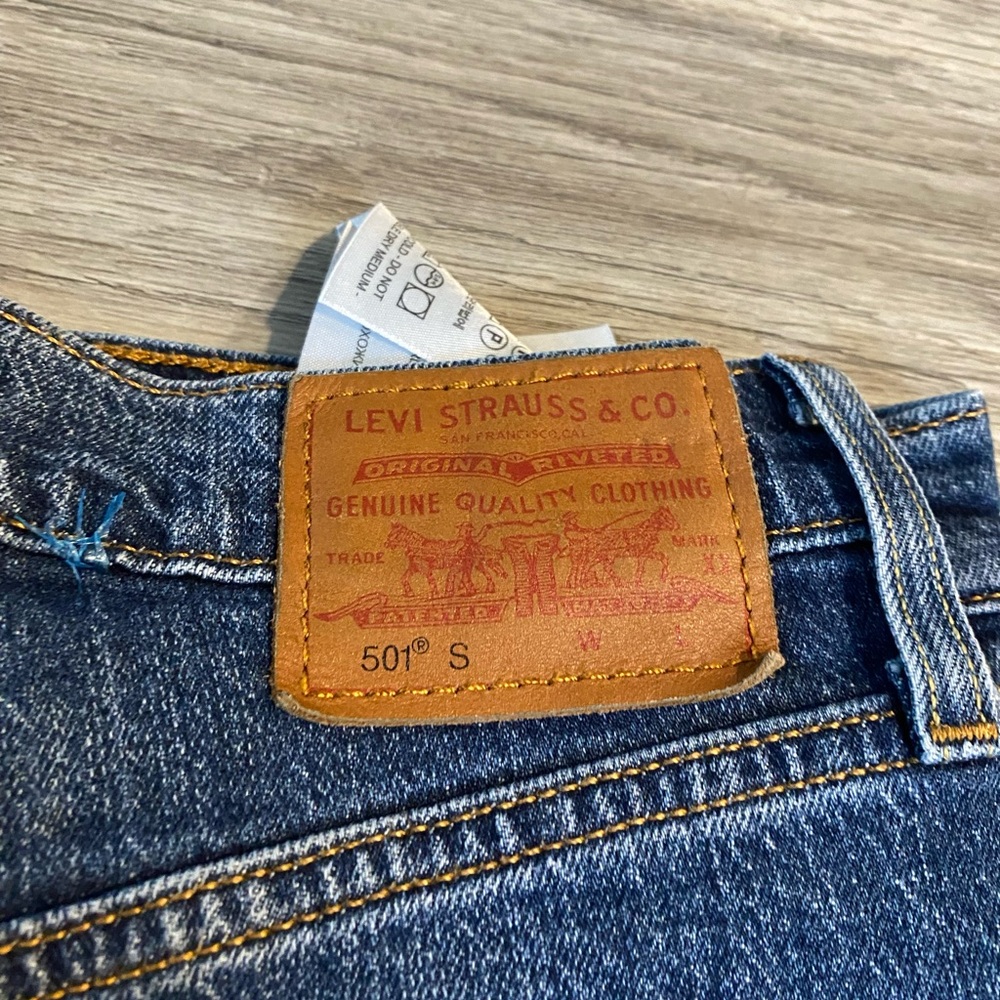 Levis 501 Jeans Women’s 25 X28 Premium Distressed Button Fly Denim Pants Fringe - Picture 8 of 9